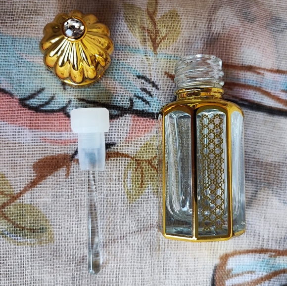 Vintage Reproduction Small Glass & Gold Perfume Bottle with Dauber Crystal Top - Picture 1 of 9
